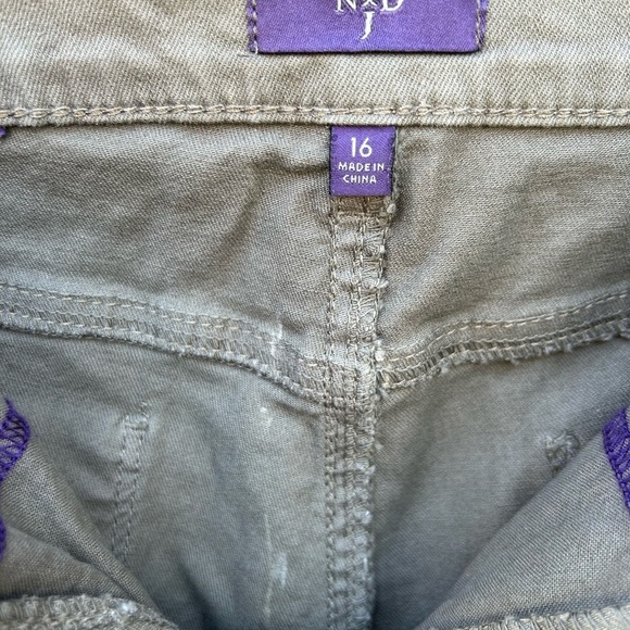 NYDJ Wide Leg Cuffed Capri Jeans Green Fall Size 16 Green - Picture 3 of 8